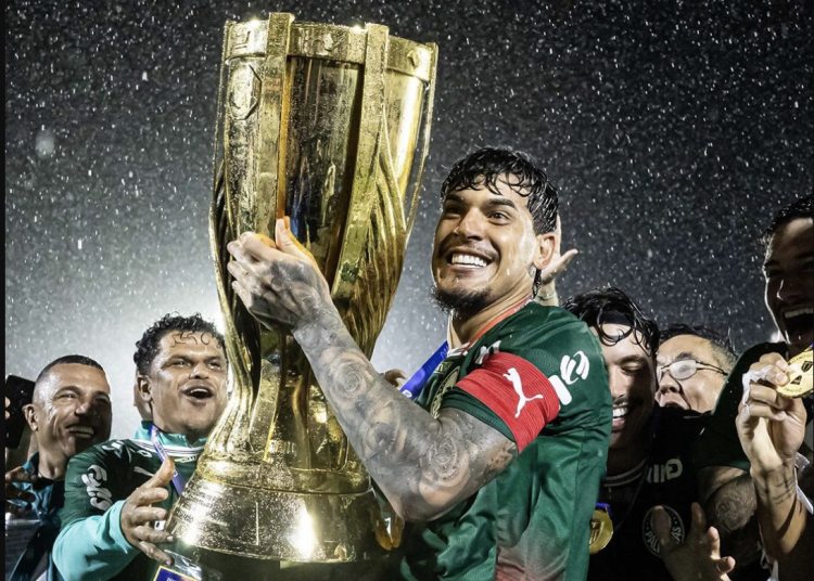 Dupla do Palmeiras entra no Top-10 de mais minutos jogados no ciclo da Copa do Mundo; Gómez lidera ranking