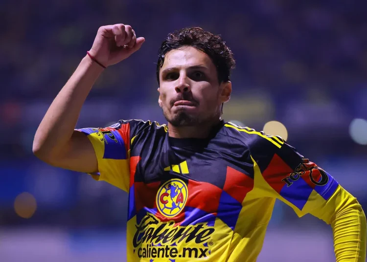 Raphael Veiga em campo pelo América-MÉX. (Photo by Manuel Velasquez/Getty Images)