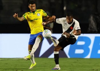 Lateral do Palmeiras passa por cirurgia após lesão de menisco; veja prazo de retorno